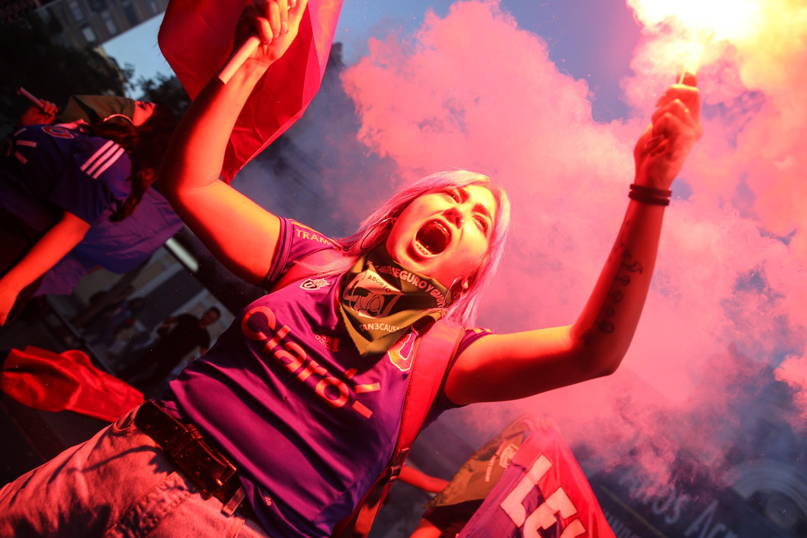 In Italia vengono promossi numerosi eventi e manifestazioni e le iniziative quest'anno si estenderanno fino al 10 dicembre, come ha deciso UN Women, l’agenzia Onu che si occupa dei diritti delle donne