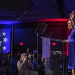 Nancy Pelosi, leader dei Dem al Congresso, prima del discorso con cui annuncia la vittoria: "Sarà un nuovo giorno per l'America", ha dichiarato