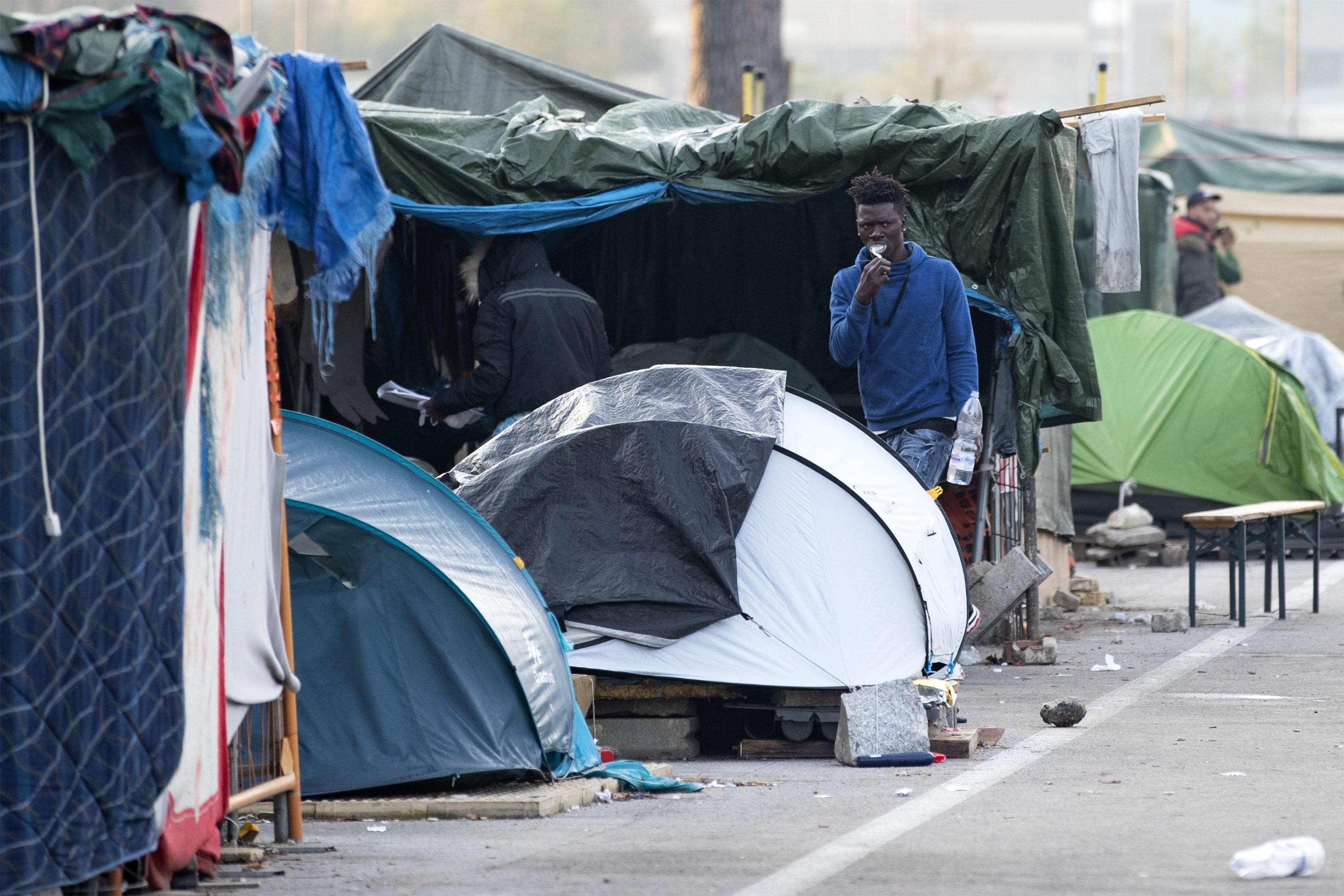 Migranti: sgombero presidio Baobab a Roma