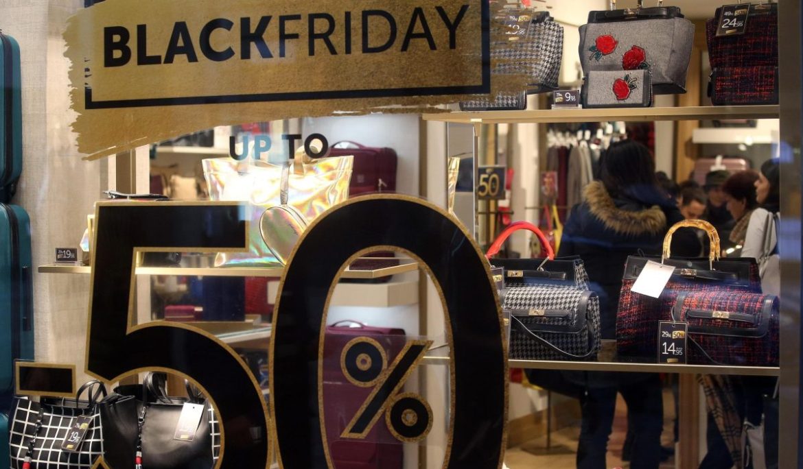 Black Friday: 180.000 negozi pronti a super-sconti black friday