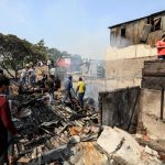 Circa venti capanne sono state distrutte da un incendio a Mumbai