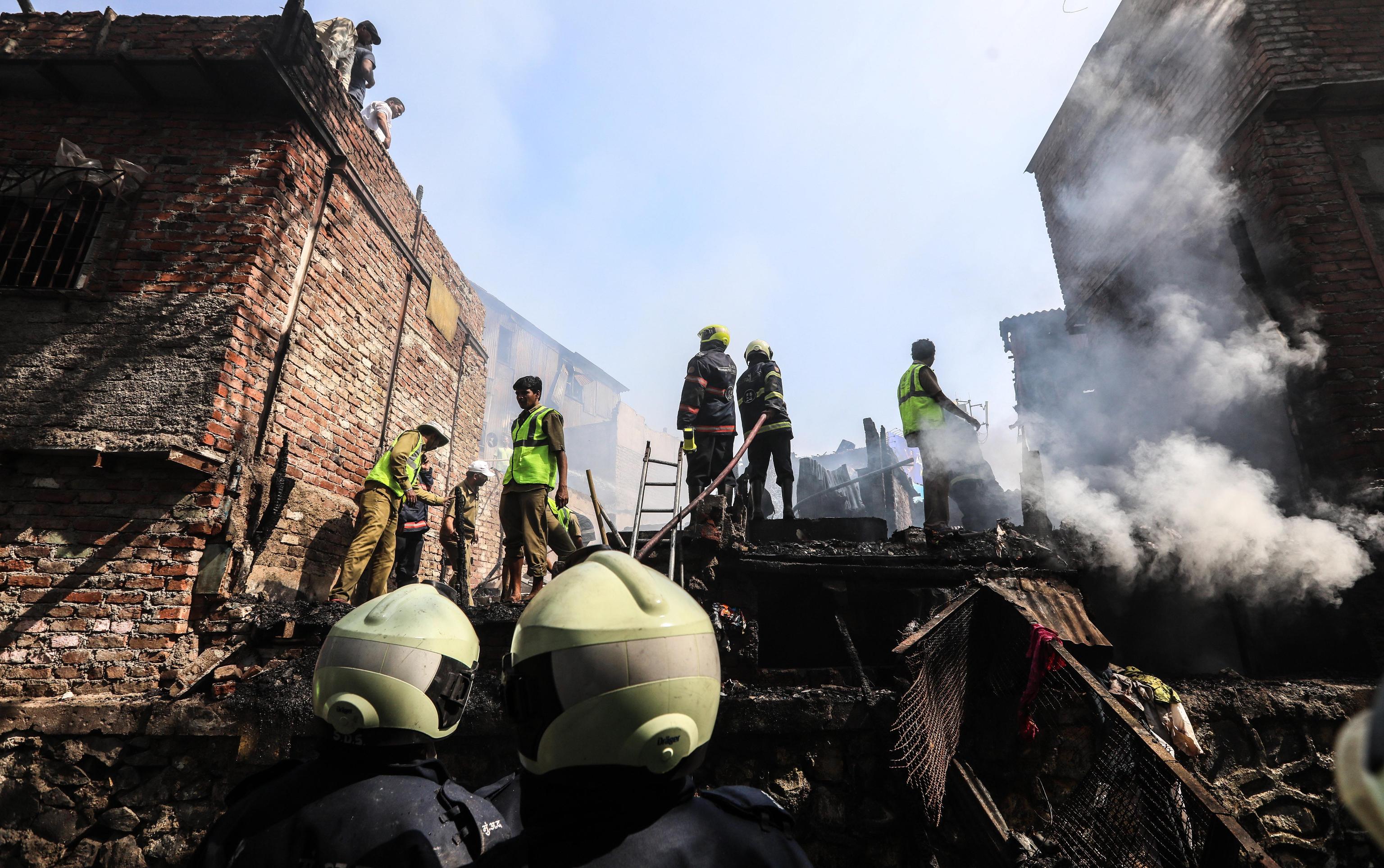 Non sono state riportate vittime fino ad ora nell'incendio che ha distrutto circa 20 baraccopoli a Mumbai