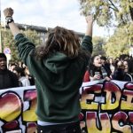 Studenti compatti durante le proteste milanesi