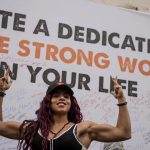 Il sorriso di una partecipante prima della partenza. Il sorriso di una partecipante prima della partenza.