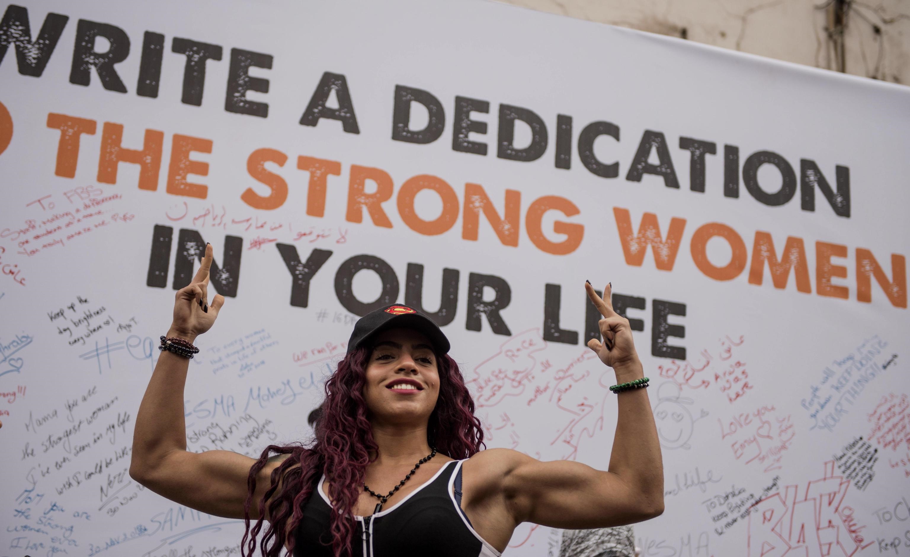 Il sorriso di una partecipante prima della partenza. Il sorriso di una partecipante prima della partenza.