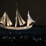 Un dettaglio delle caravelle che animano lo spettacolo delle luci e pirotecnico Un dettaglio delle caravelle che animano lo spettacolo delle luci e pirotecnico