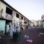 Le pessime condizioni dello stabile sgomberato a Roma