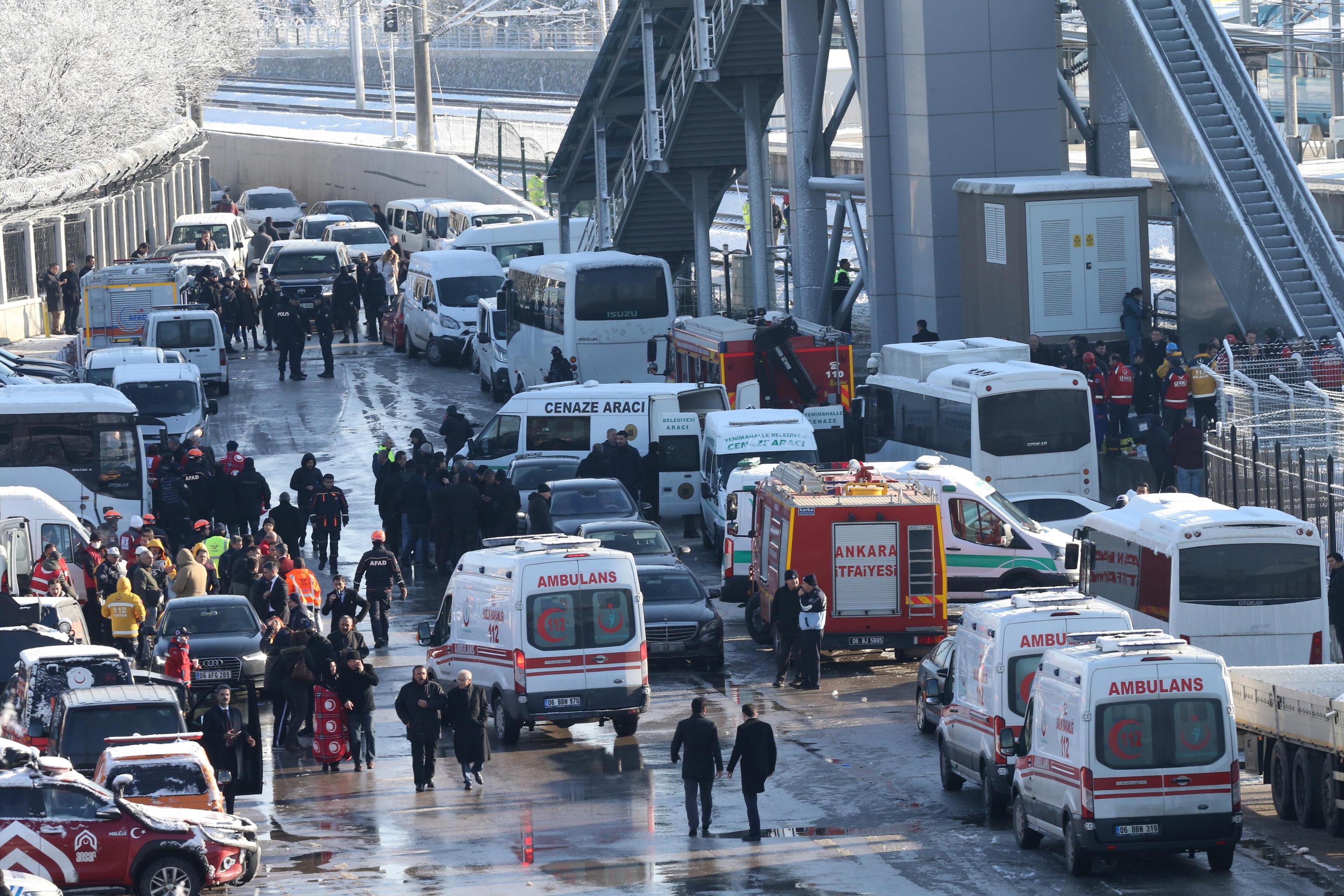 La mobilitazione massiccia delle ambulanze per soccorrere immediatamente i numerosi feriti