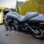 Una motocicletta confiscata dalla polizia tedesca durante il raid a Pulheim
