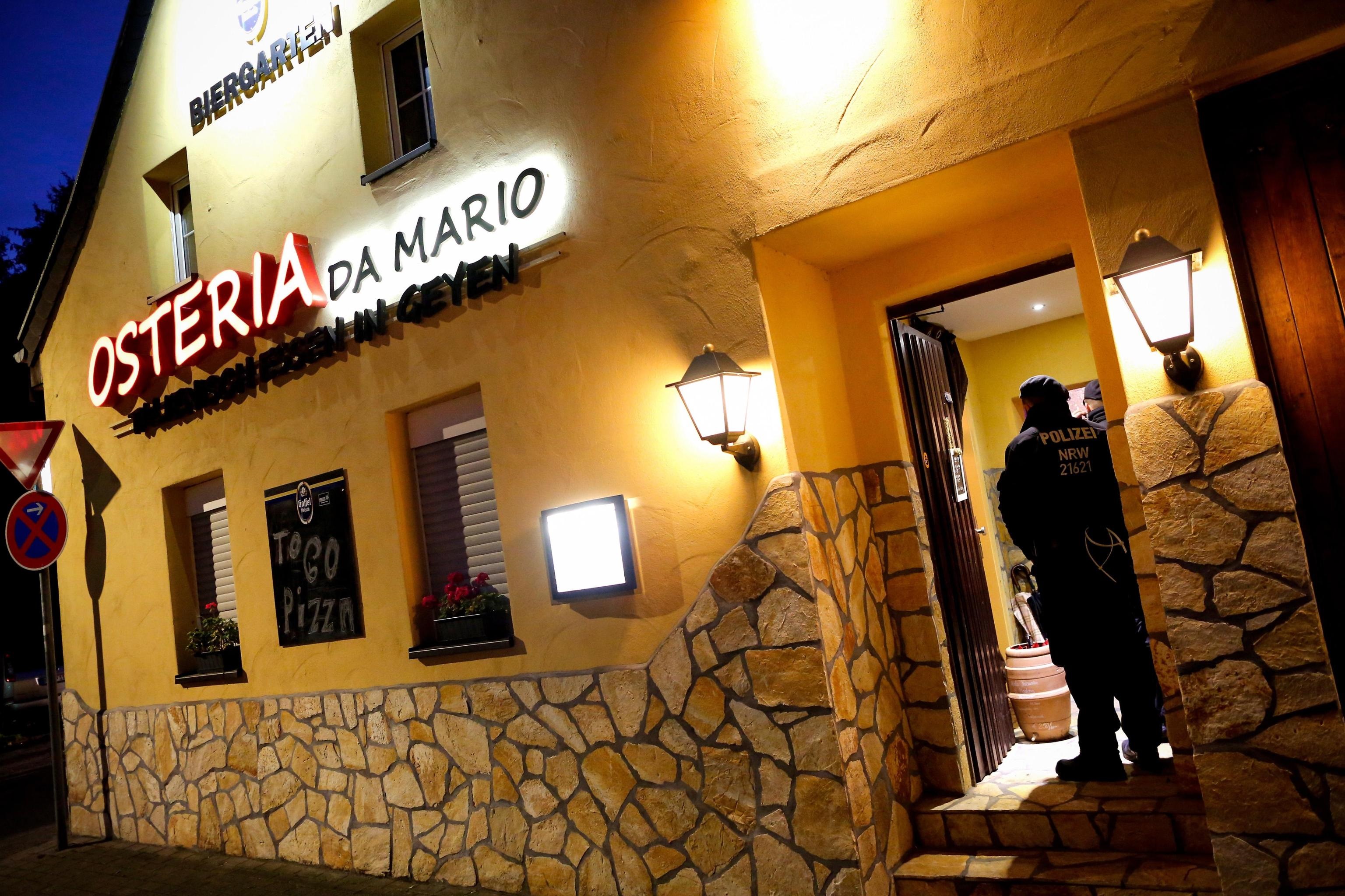 Gli ufficiali ricercano membri dell'Ndrangheta all'interno del locale