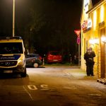 La polizia tedesca appostata fuori dal ristorante italiano