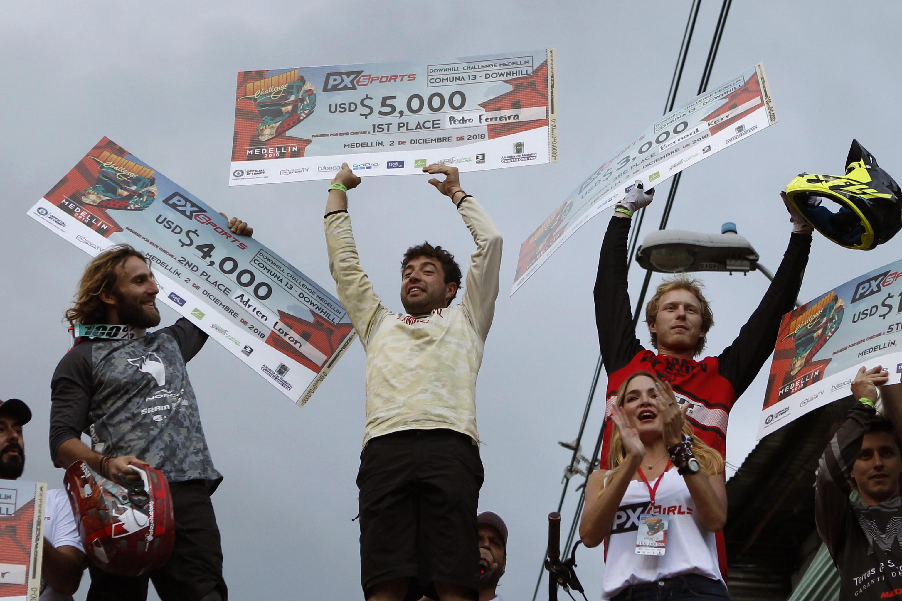 Pedro Ferreira (primo), Adrien Loron (secondo) e Bernard Kerr (terzo) compongono il podio del Downhill Challenge 2018 Pedro Ferreira (primo), Adrien Loron (secondo) e Bernard Kerr (terzo) compongono il podio del Downhill Challenge 2018
