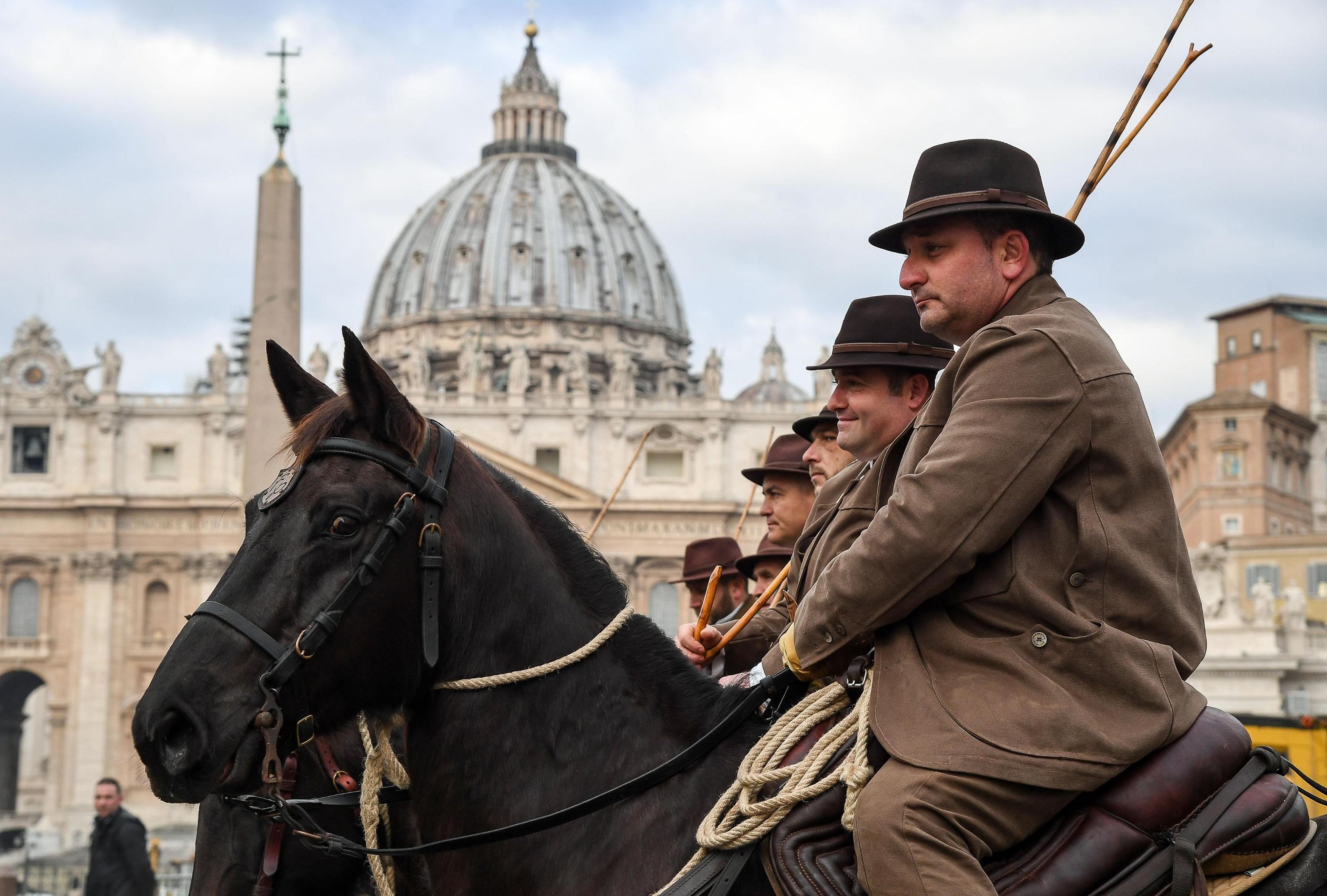 I butteri, pastori a cavallo, in piazza San Pietro