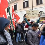 L'esasperazione dei manifestanti che hanno riempito la piazza