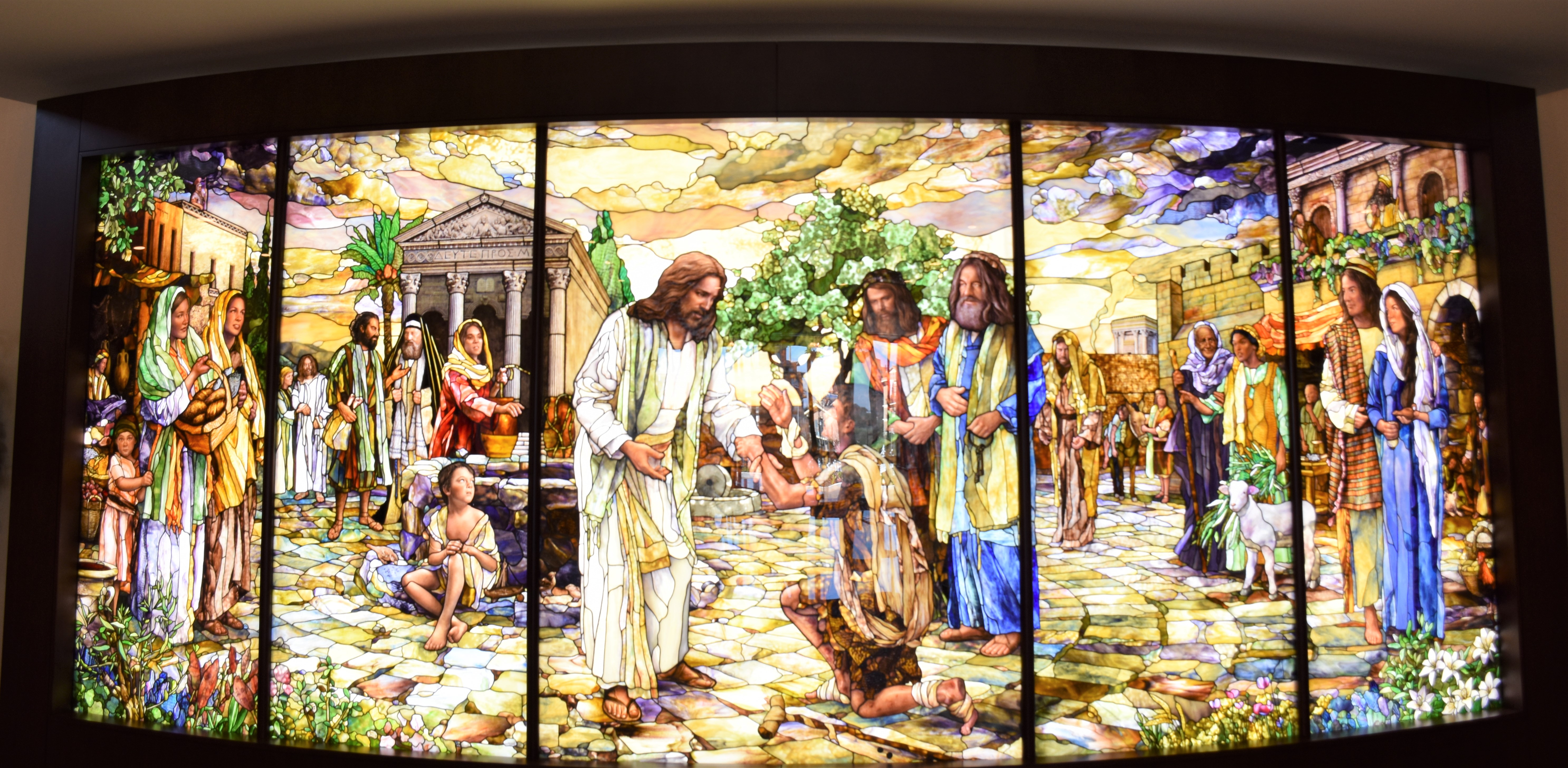 Vetrata artistica nel centro visitatori