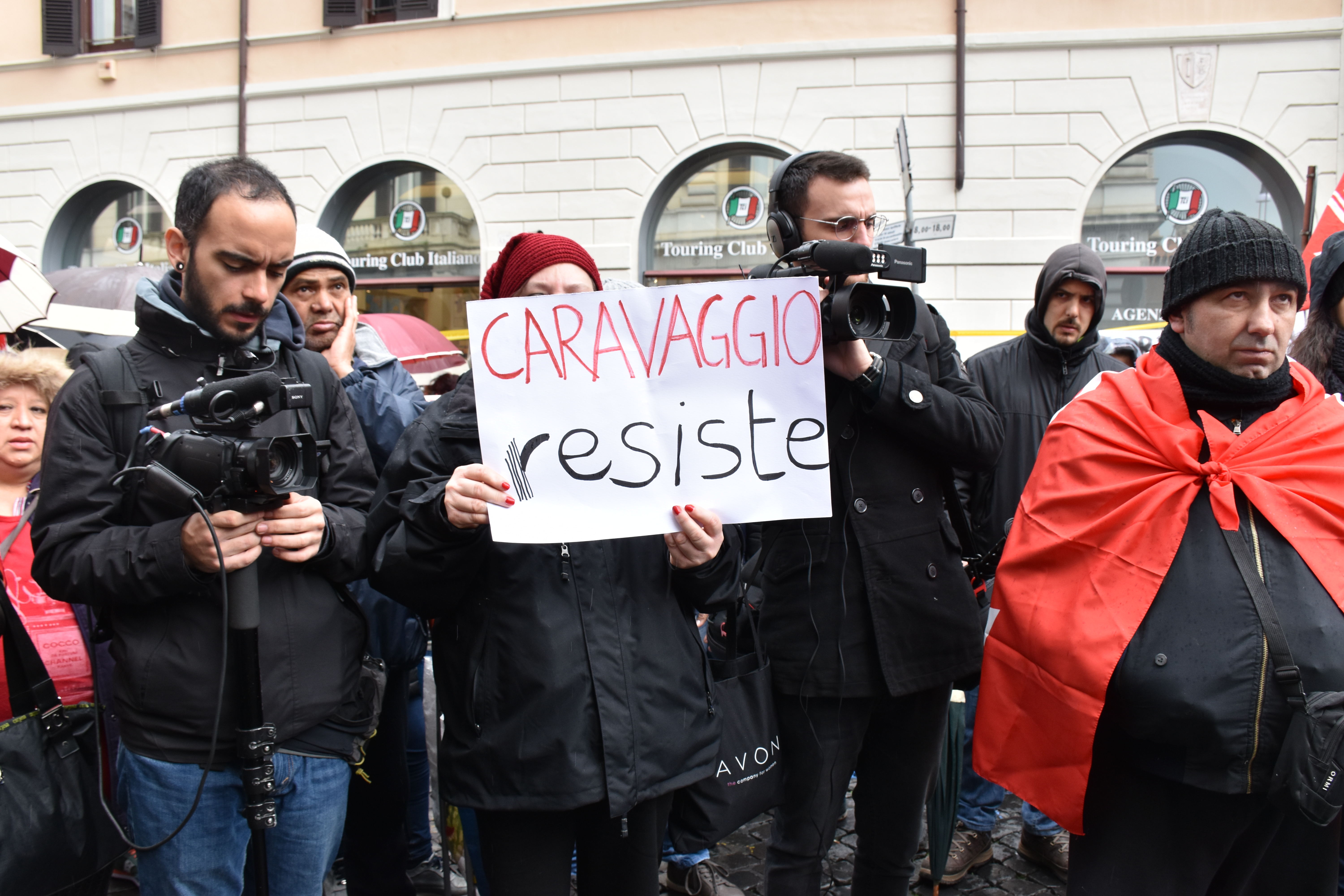 Gli sgomberi hanno recentemente colpito Via del Caravaggio a Roma