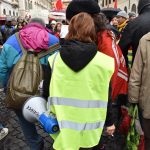 Nella protesta, alcuni hanno indossato l'iconico gilet giallo