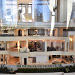 Gli interni del Tempio che si estende su tre piani mostrati in un modellino