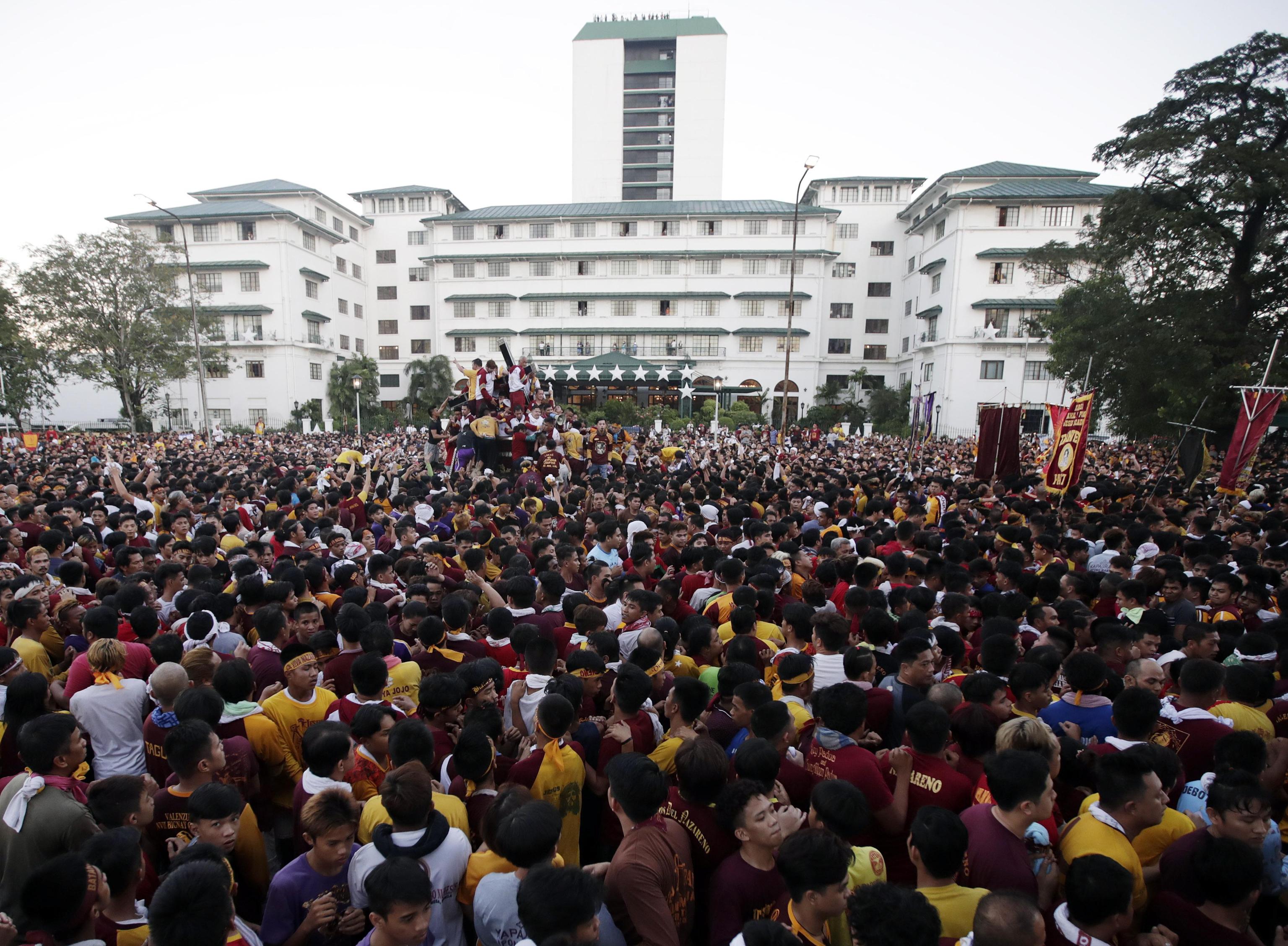 Migliaia di fedeli riuniti per la festa del "Nazareno Nero"