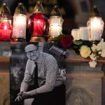 La foto in ricordo del sindaco di Danzica Pawel Adamowicz