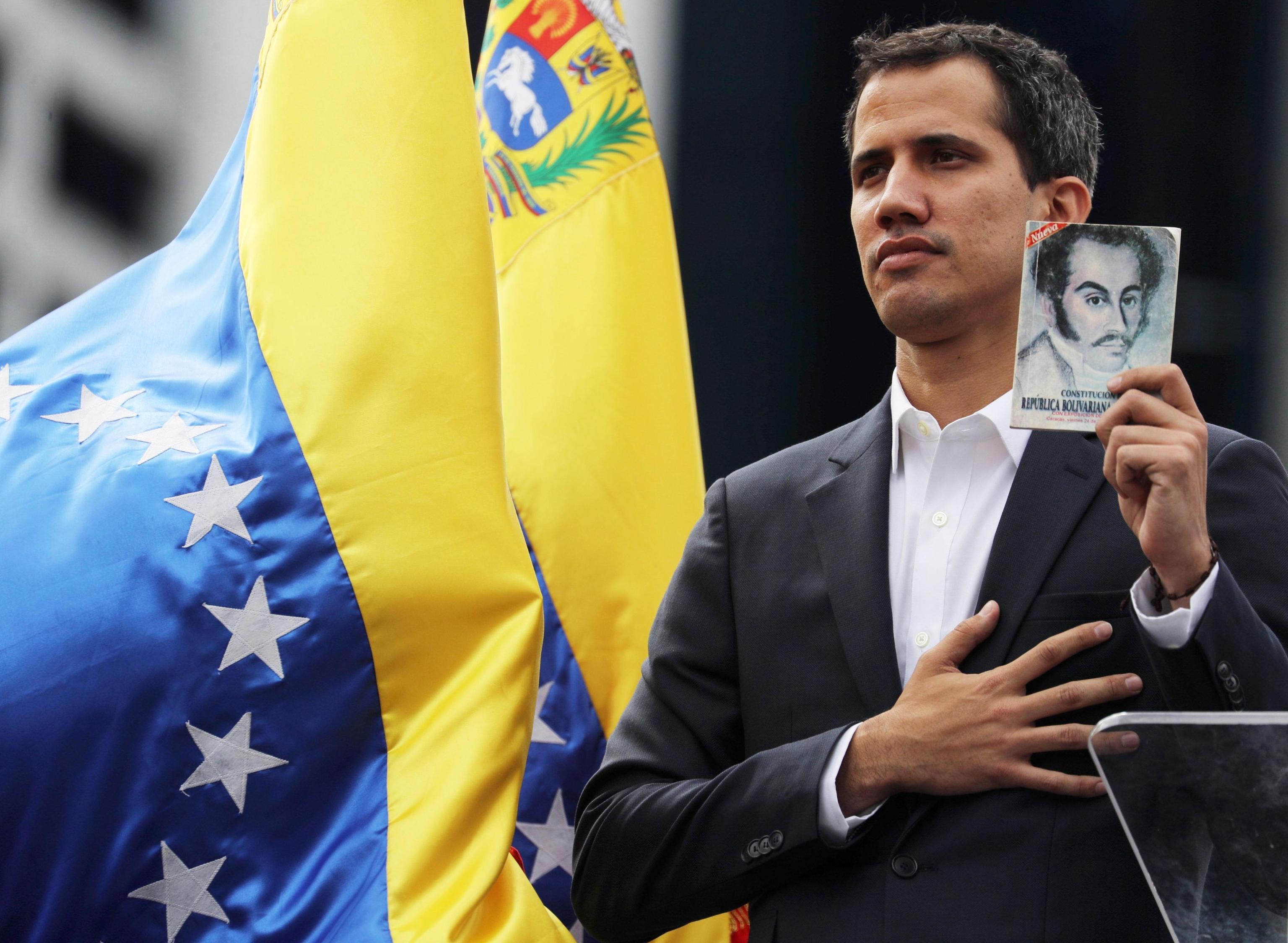 Juan Gaidò, leader dell'opposizione a Maduro, si dichiara Presidente del Venezuela