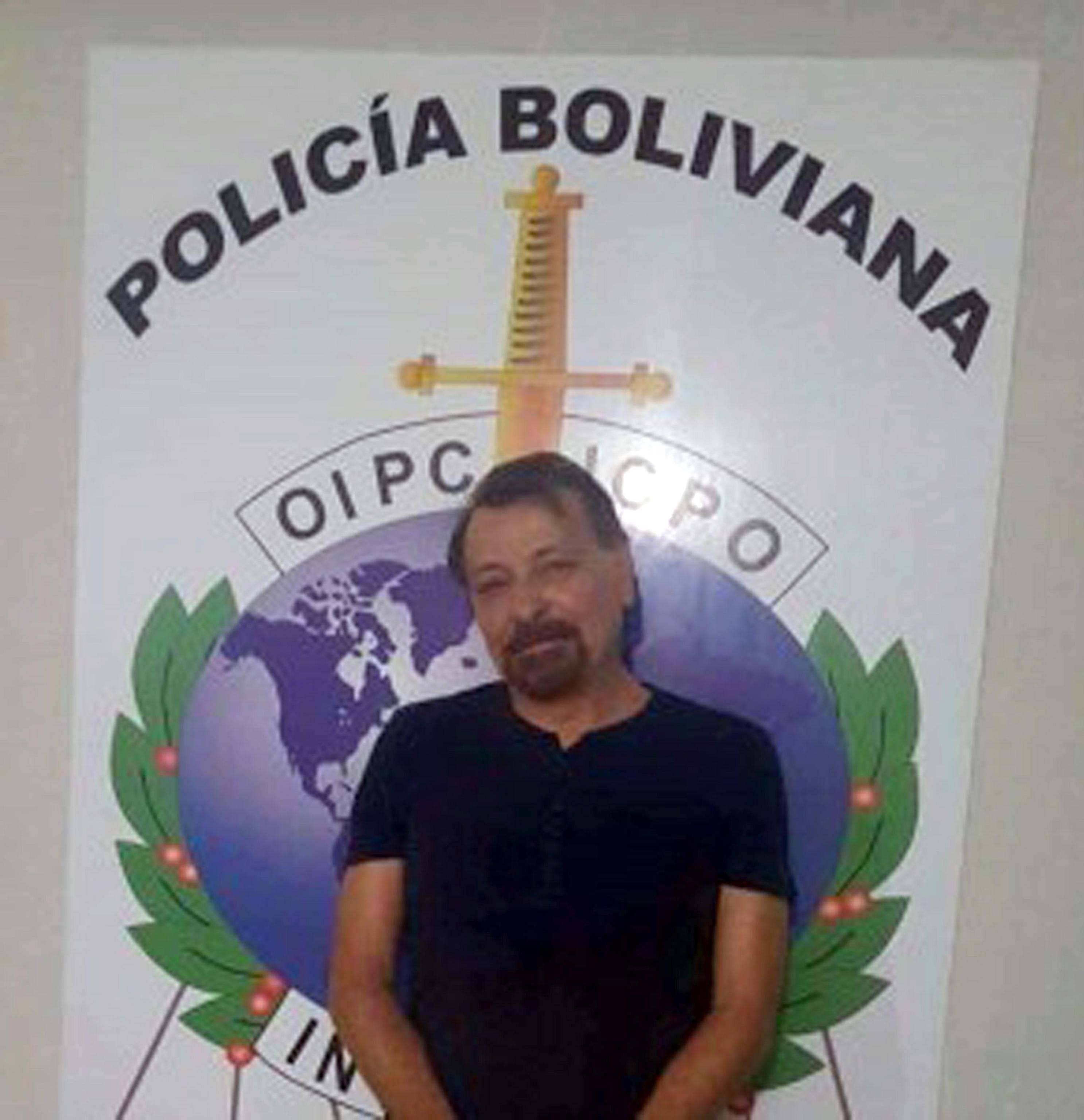 Cesare Battisti nella foto del suo arresto.