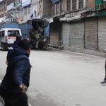 Secondo notizie locali, la NIA avrebbe condotto ricerche sui separatisti nella valle del Kashmir, tra cui il presidente Mirwaiz Umer Farooq e lo stesso Mohammad Yasin Malik in un caso di finanziamento illecito.
