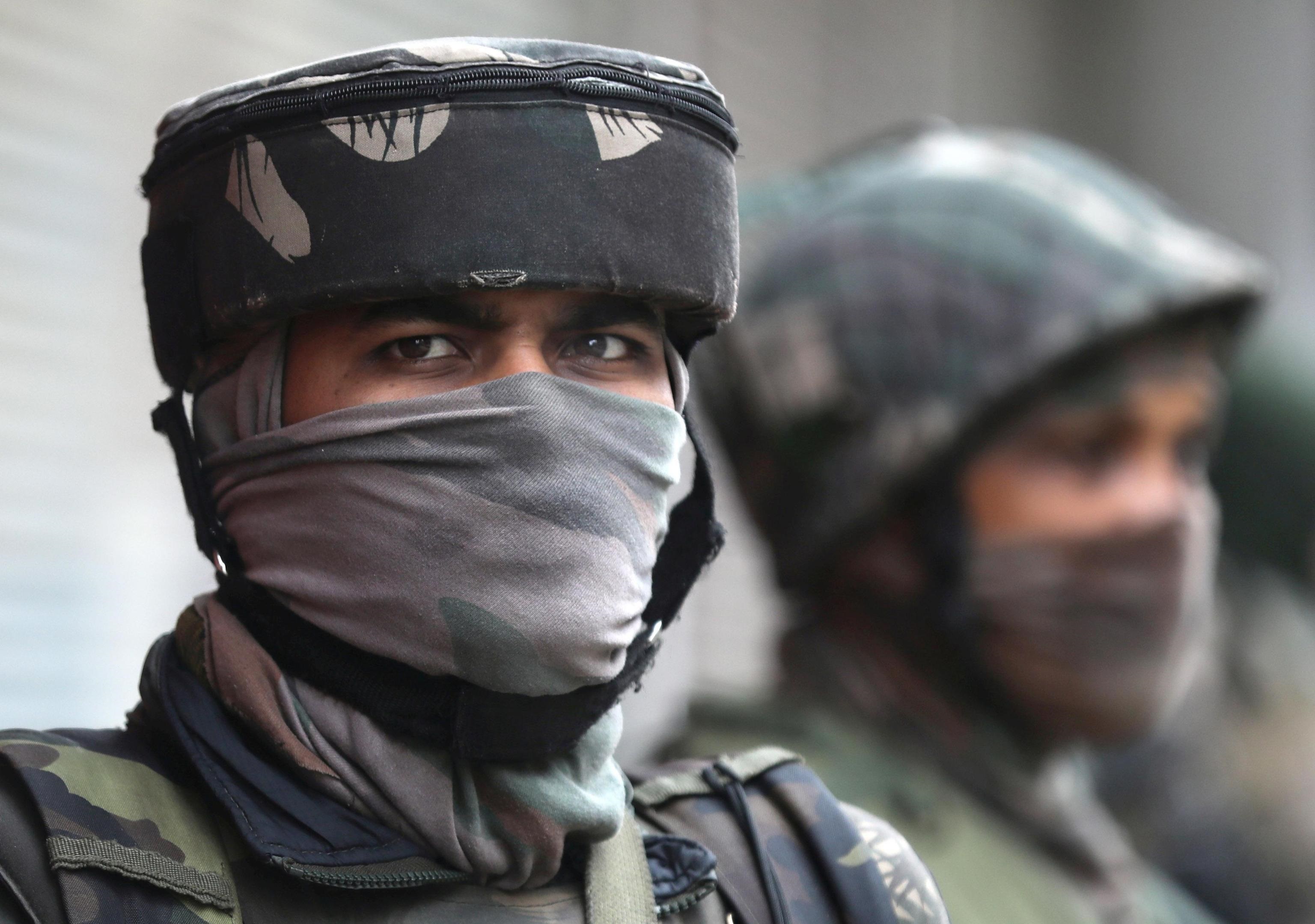 Nel Kashmir indiano è avvenuto il blitz a casa del leader separatista Mohammad Yasin Malik, presidente del Fronte di liberazione dello Jammu Kashmir.
