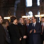 Il primo ministro greco in visita al museo di Santa Sofia di Istanbul