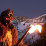 Peluche con una fiaccola, accesa durante il cammino da Evolène ad Arolla