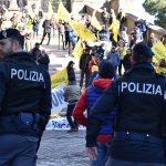 Forze dell'ordine e manifestanti