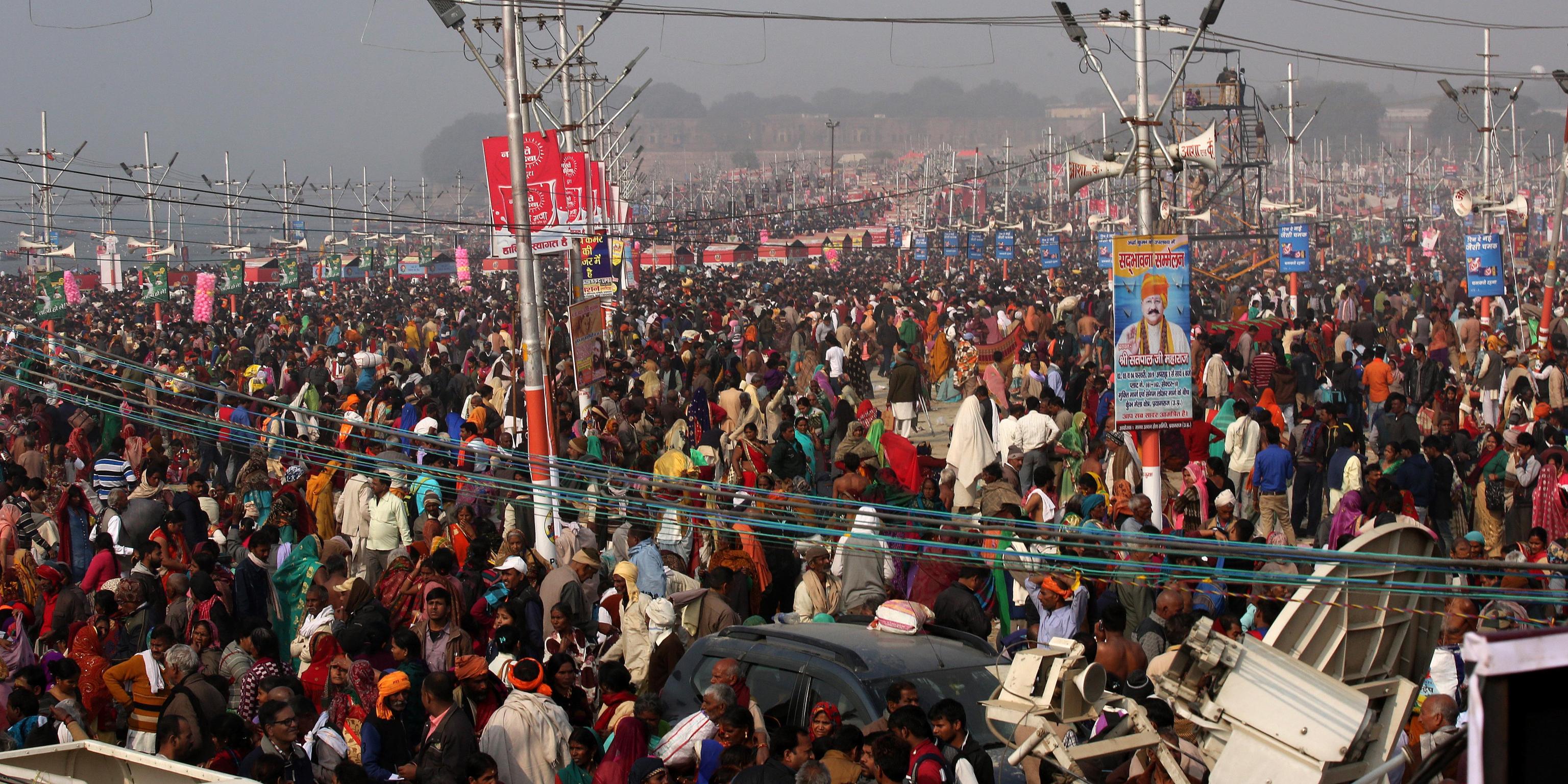 La folla al Kumbh Mela, in Allahabad