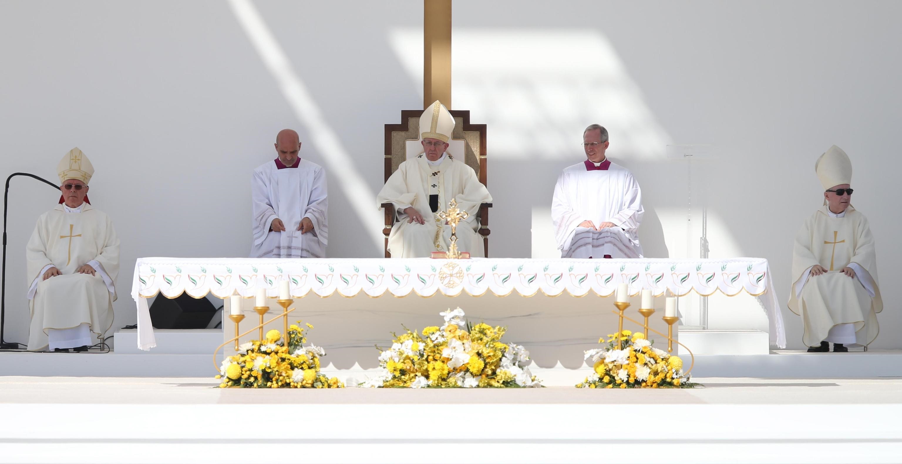 Bergoglio è il primo Papa a visitare gli Emirati Arabi Uniti