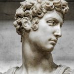 Il volto scolpito dal Buonarrotti, commissionato dalla famiglia De Medici Il volto scolpito dal Buonarrotti, commissionato dalla famiglia De Medici