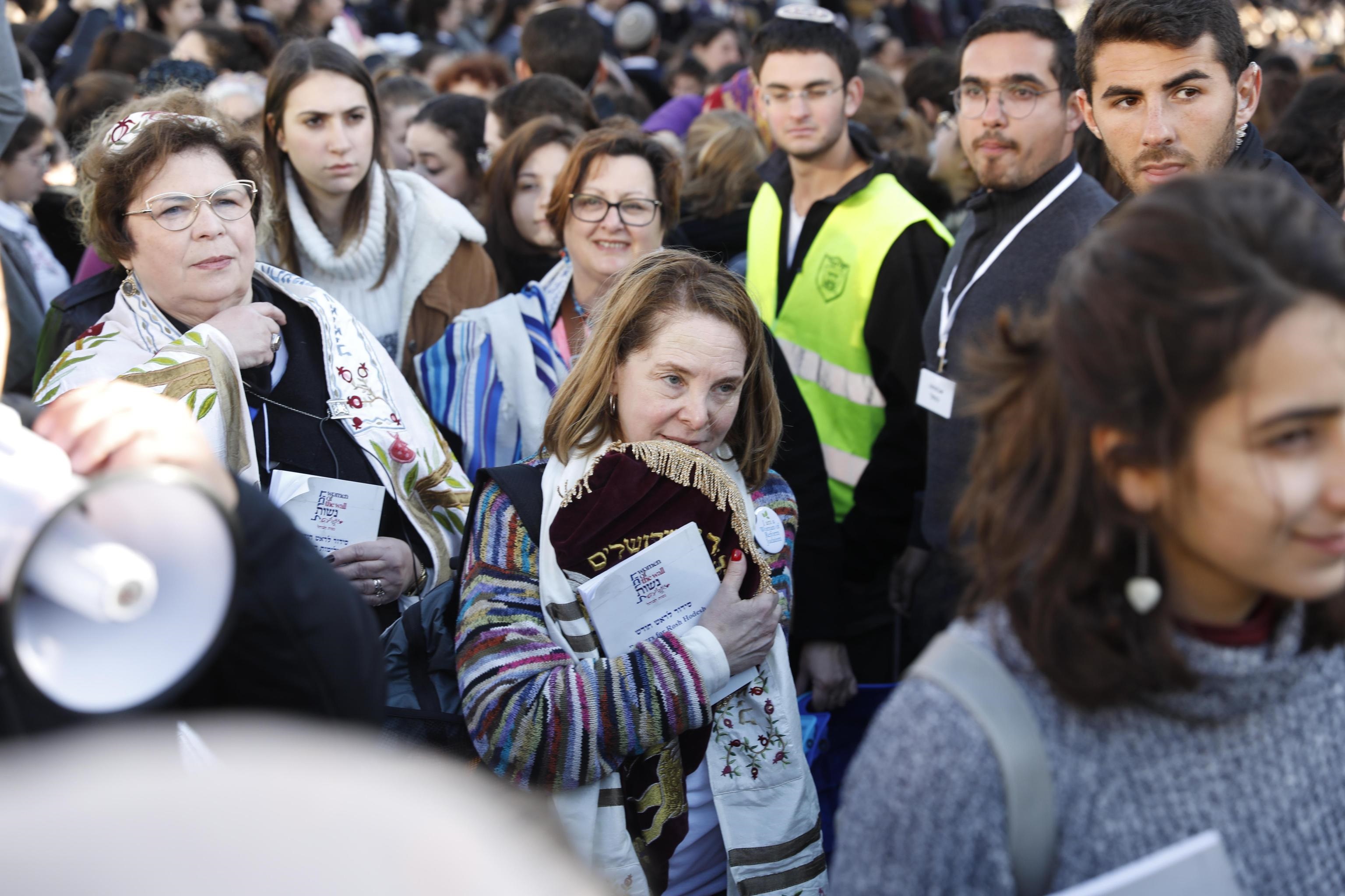 "Women of the Wall" segnano il trentesimo anno di attivismo durante la giornata internazionale della donna in una preghiera speciale mentre conducono una battaglia legale in corso con il governo israeliano
