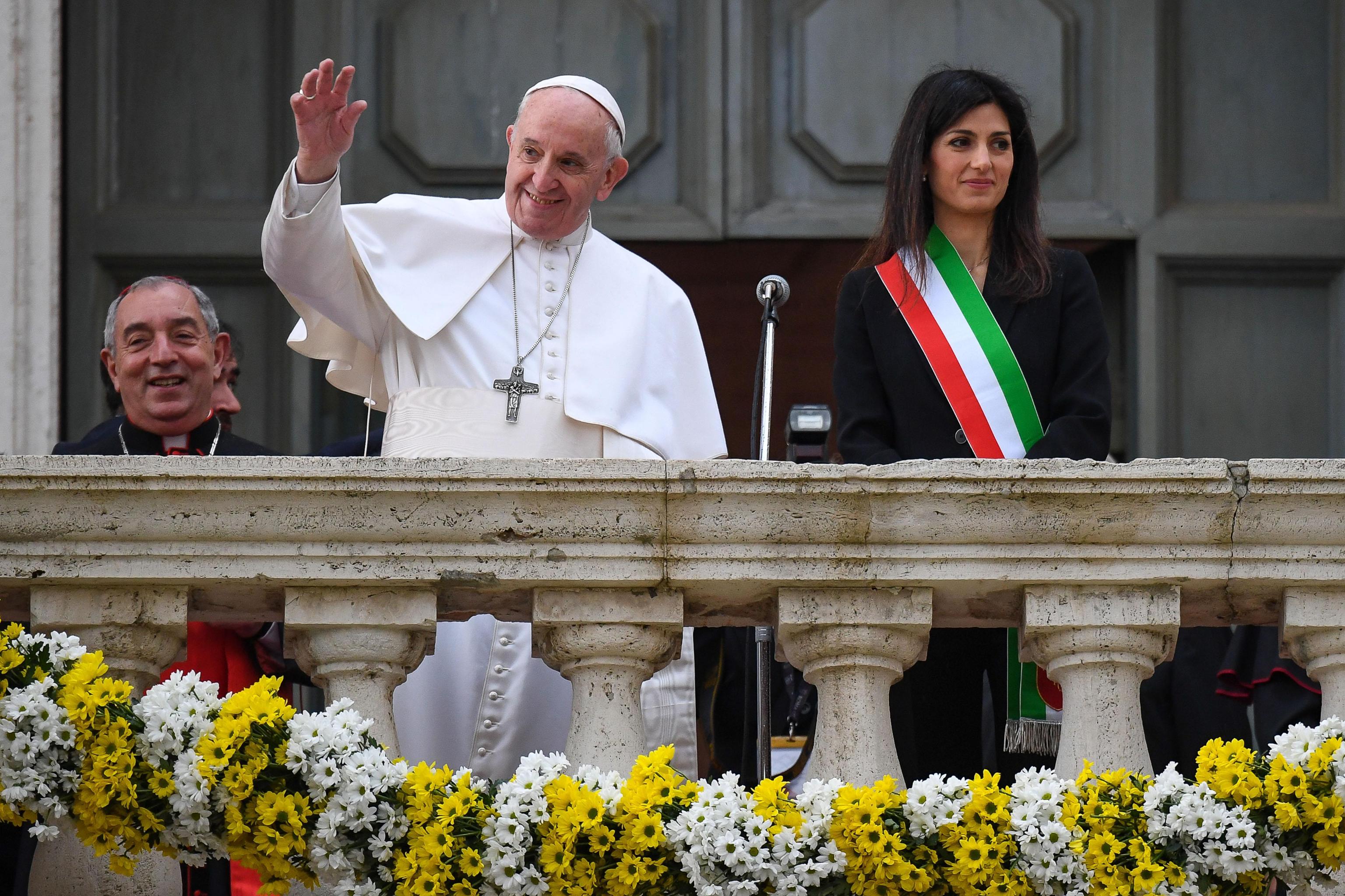 Il Papa con la sindaca di Roma Virginia Raggi