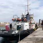 La poppa della nave Mare Jonio attraccata e sotto sequestro nel porto di Lampedusa