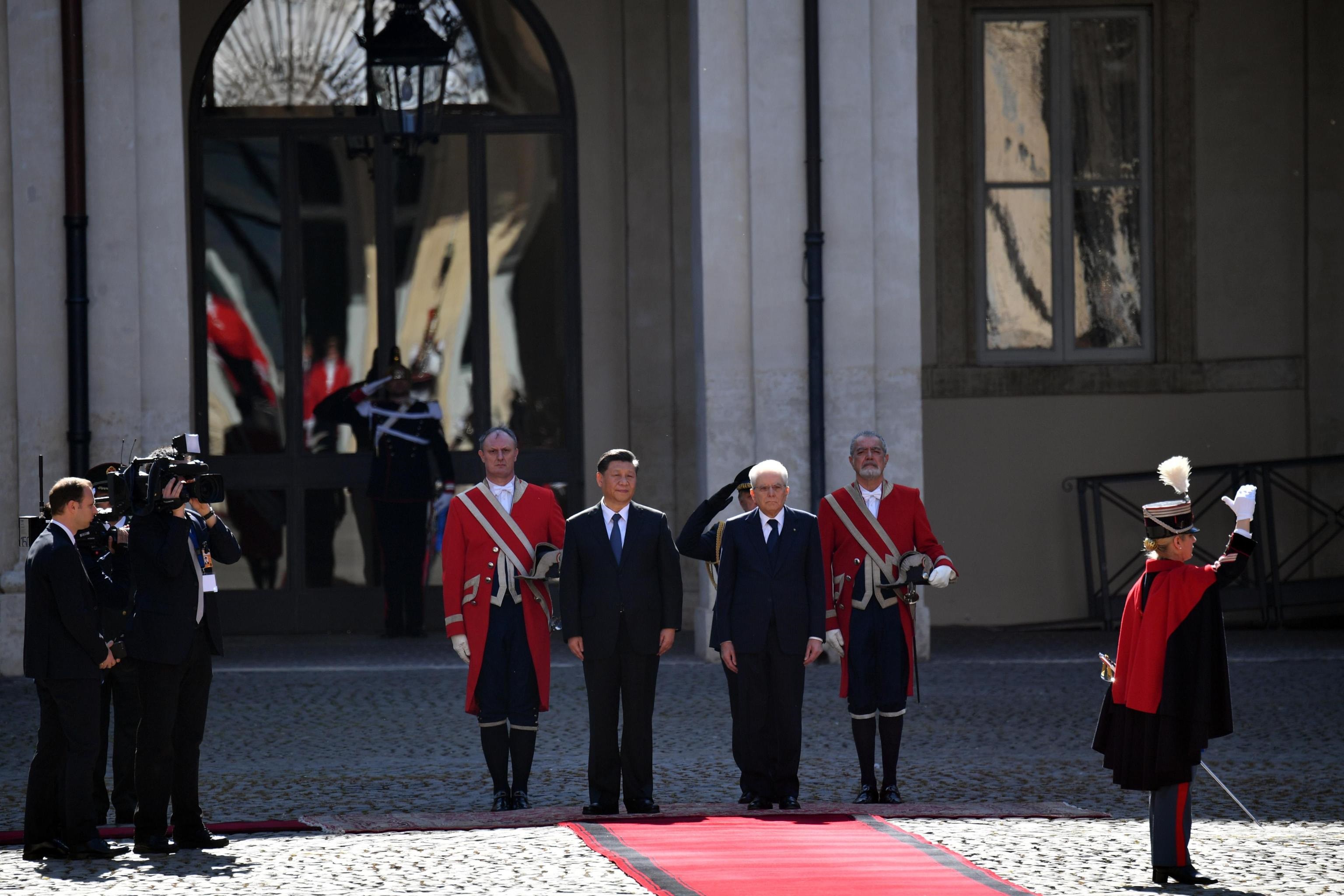 Il Presidente della Repubblica Sergio Mattarella riceve il Presidente della Repubblica Popolare Xi Jinping al Quirinale. Al centro dell'incontro il Memorandum Italia-Cina relativo a un incremento della partnership commerciale tra i due Paesi