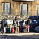 I migranti e i profughi attendono una nuova collocazione dopo lo sgombero I migranti e i profughi attendono una nuova collocazione dopo lo sgombero