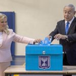 Il voto di Netanyahu e della moglie Sara
