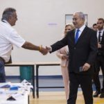 L'arrivo ai seggi del Primo Ministro Benjamin Netanyahu