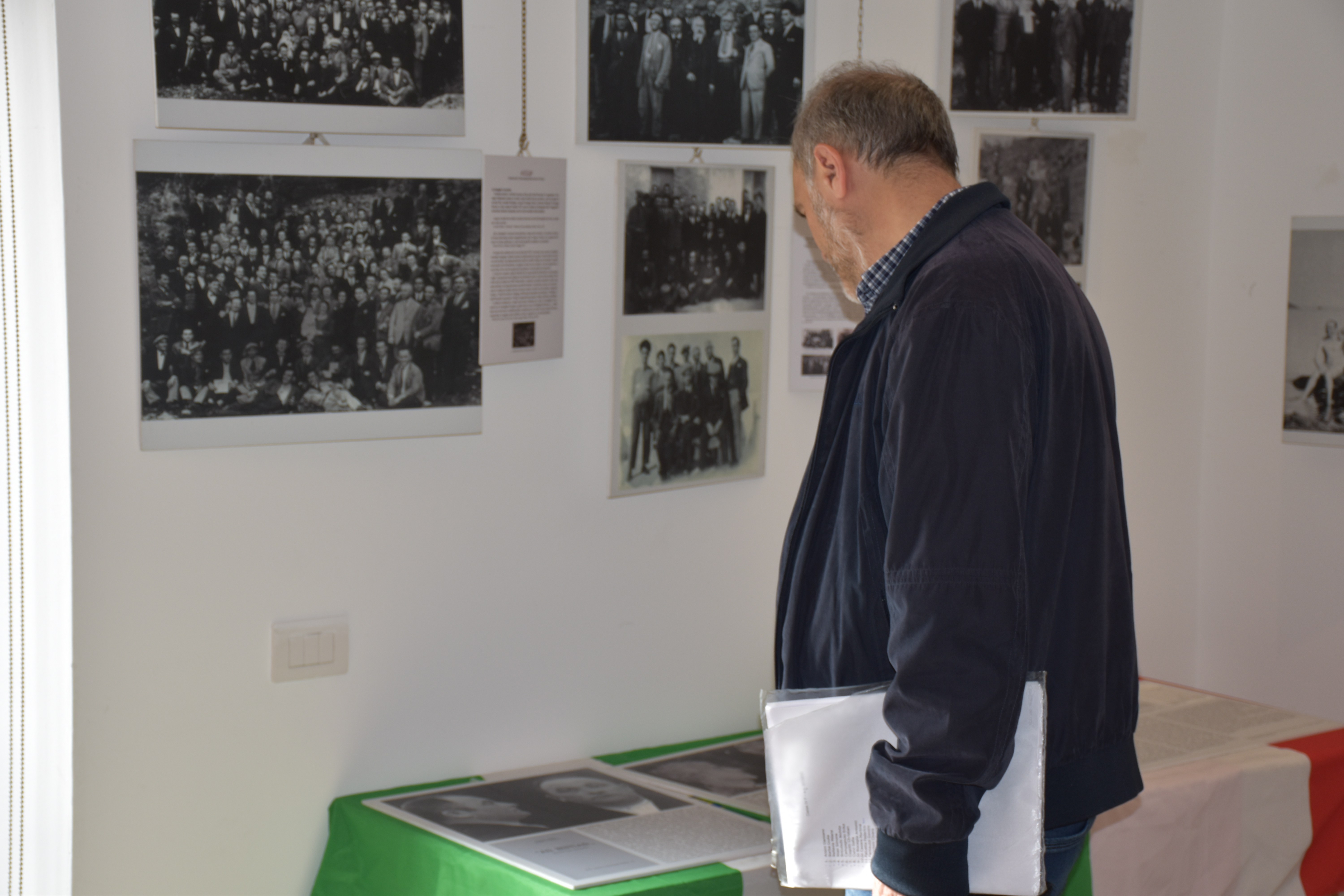 Foto e lettere presenti alla mostra