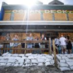 La popolazione di Miami attiva le misure di sicurezza: Dorian raggiungerà la costa orientale della Florida nel pomeriggio, fino a sfiorarla fra stasera e domani La popolazione di Miami attiva le misure di sicurezza: Dorian raggiungerà la costa orientale della Florida nel pomeriggio, fino a sfiorarla fra stasera e domani