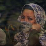 Il dolore negli occhi di una giovane donna