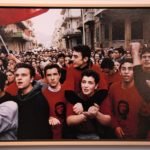 Alcuni ragazzi che protestano a Cinisi, Palermo