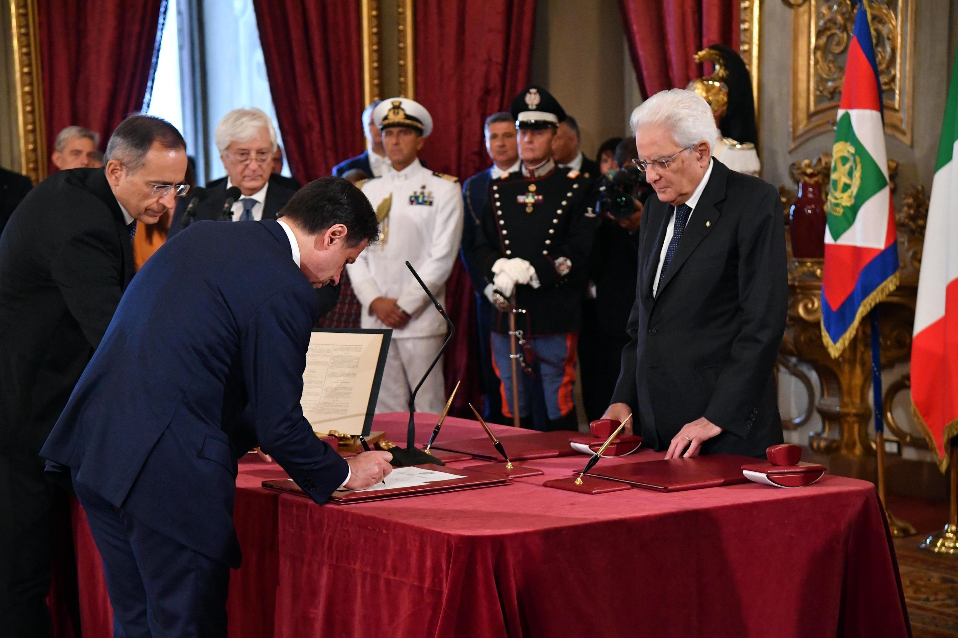Il presidente del Consiglio Giuseppe Conte giura davanti al presidente della Repubblica Sergio Mattarella