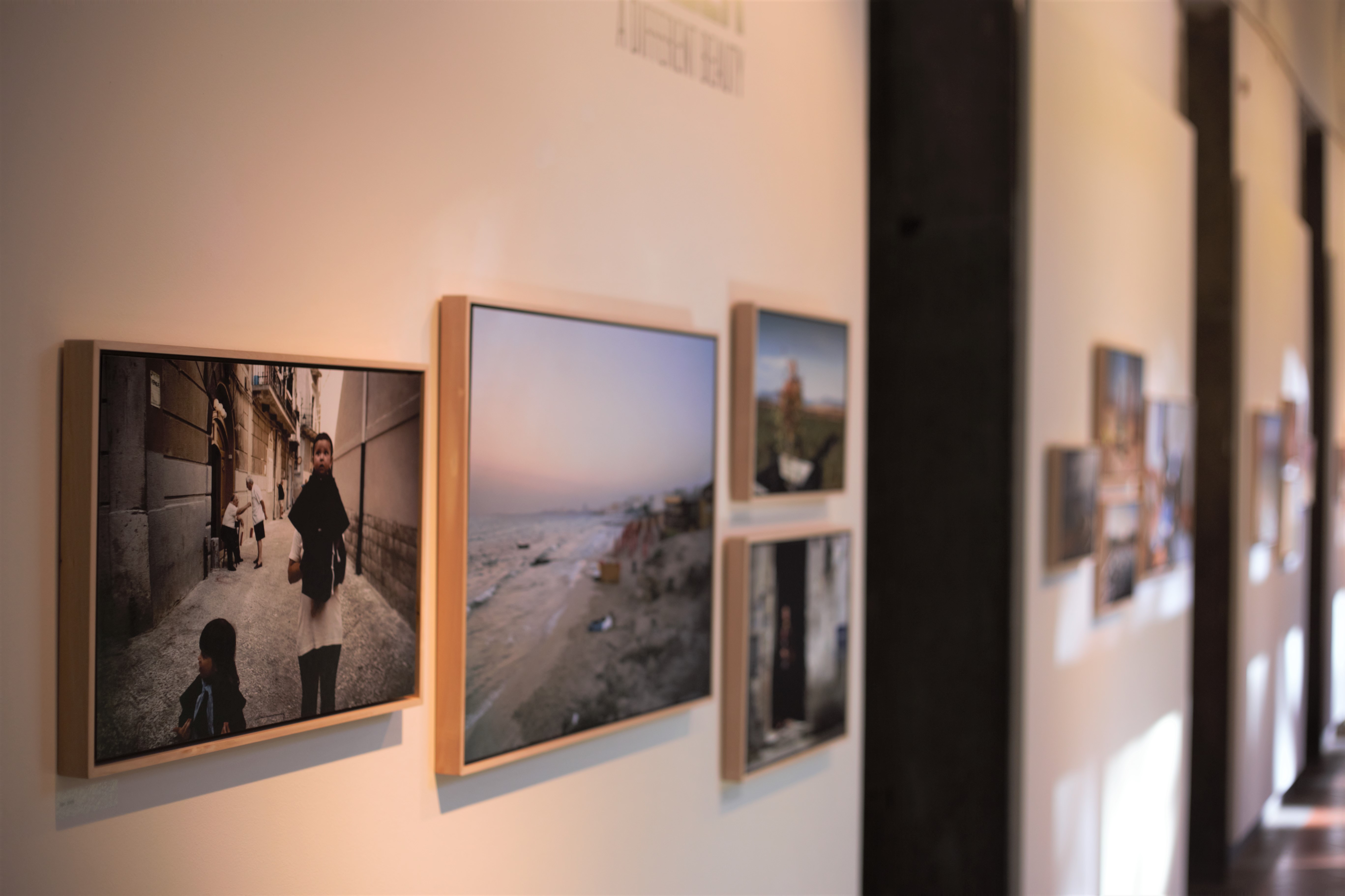 Il corridoio iniziale della mostra