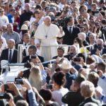 Sono dodicimila i fedeli accorsi in piazza oggi, che hanno invaso le vie di Roma fin dalle prime ore del mattino Sono dodicimila i fedeli accorsi in piazza oggi, che hanno invaso le vie di Roma fin dalle prime ore del mattino