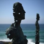 Un'immagine della scultura "Colossus Awakens" dell'artista Egor Zigura