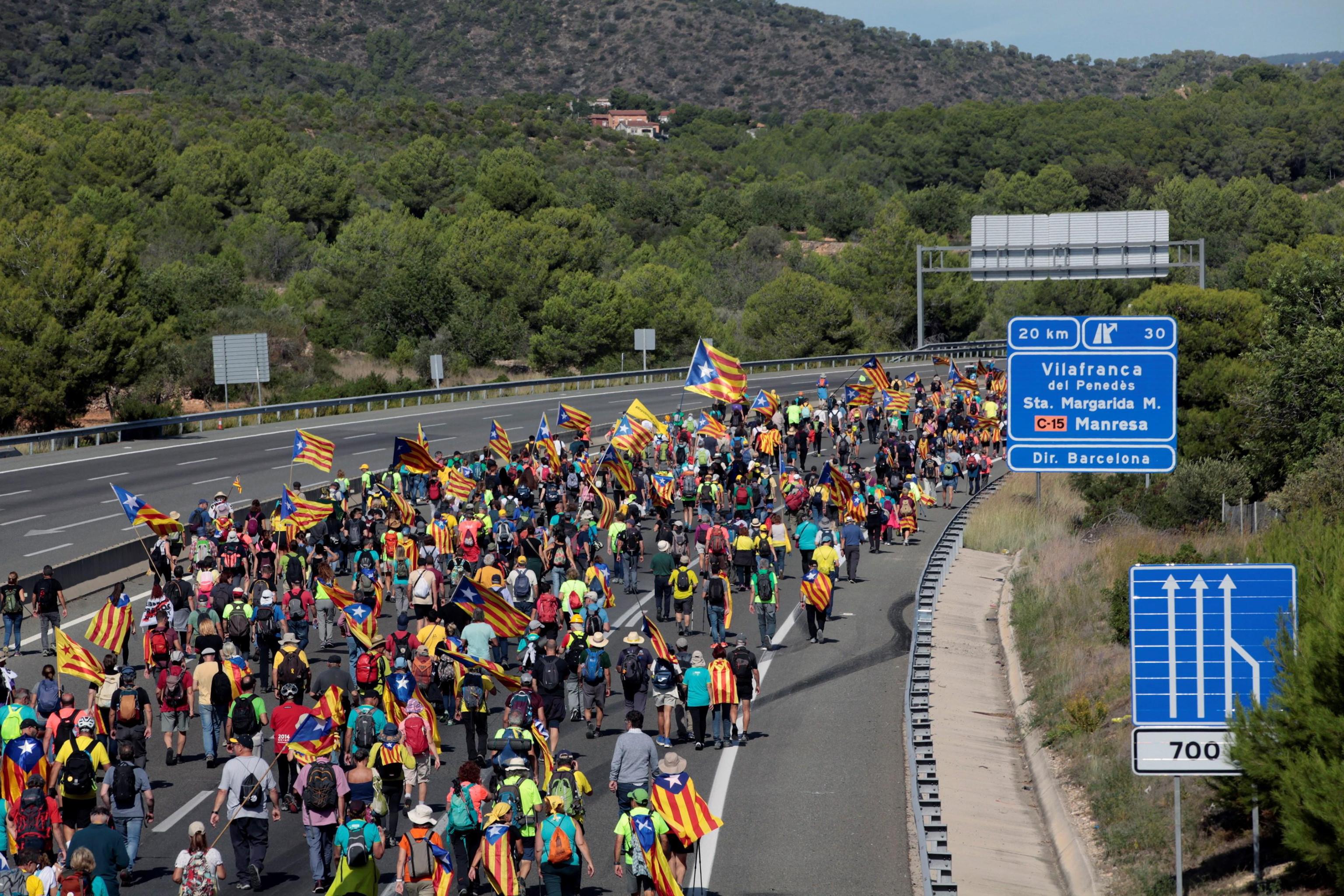 La protesta era iniziata nel pomeriggio, con un lungo corteo di marcia verso Barcellona